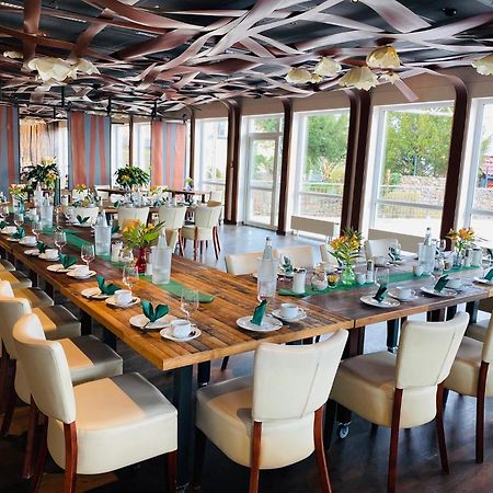 Bergwirtschaft Wilder Mann Hotel Und Restaurant Dresden Bagian luar foto