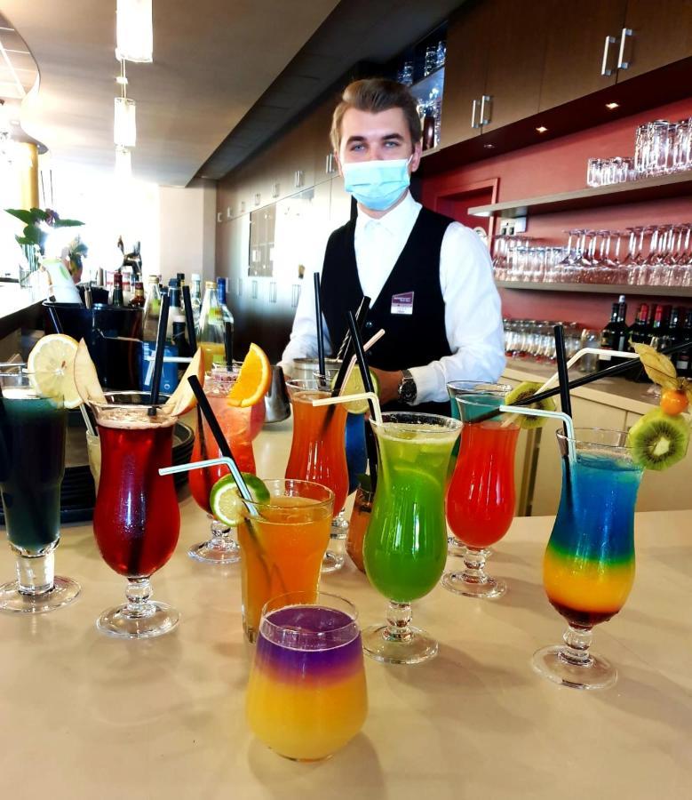 Bergwirtschaft Wilder Mann Hotel Und Restaurant Dresden Bagian luar foto