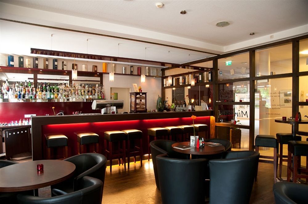 Bergwirtschaft Wilder Mann Hotel Und Restaurant Dresden Bagian luar foto