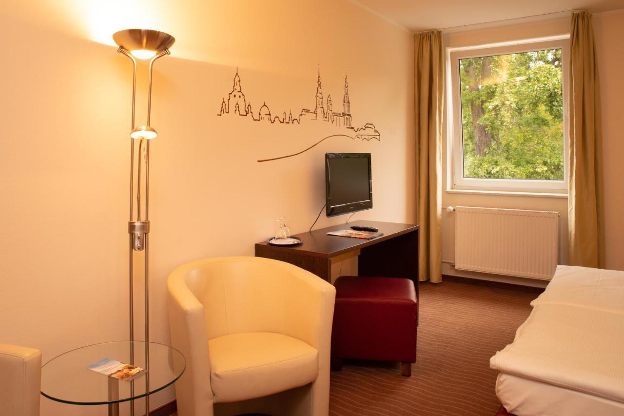 Bergwirtschaft Wilder Mann Hotel Und Restaurant Dresden Bagian luar foto