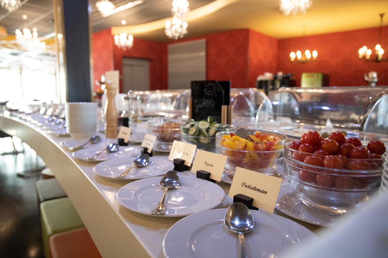 Bergwirtschaft Wilder Mann Hotel Und Restaurant Dresden Bagian luar foto